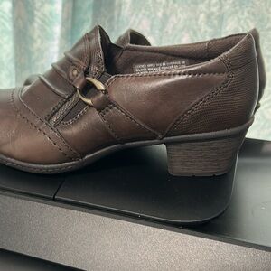 Earth Origins Women’s Brown Leather Shoes